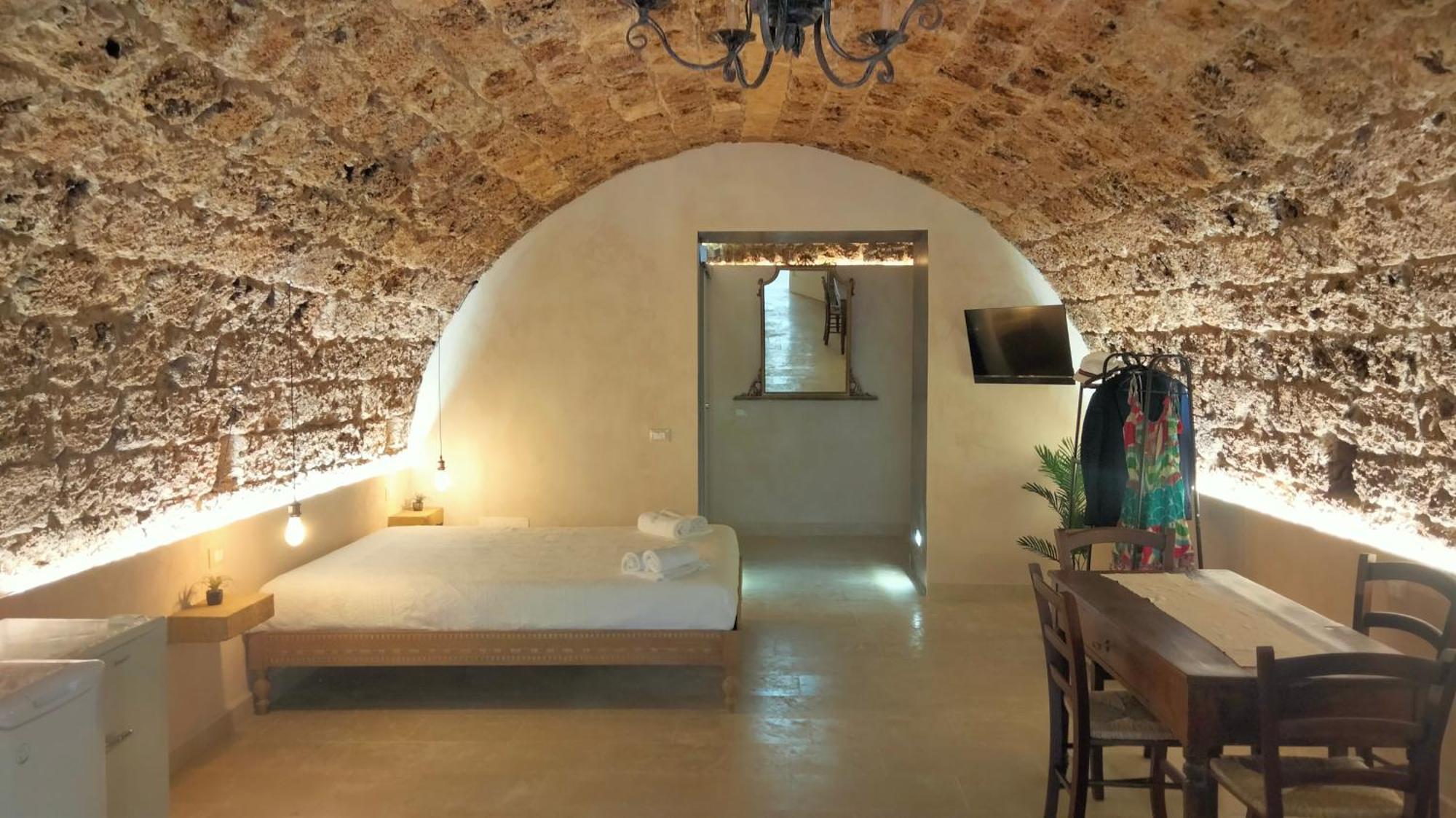 La Grotta, Luxury Suite & Spa Ното Экстерьер фото